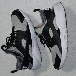 Nike Air Huarache Wolf Gray Men's Size 10